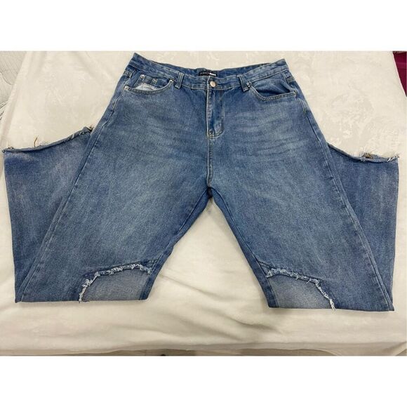 Fashion Nova Something Missing Boyfriend Jeans Size 13 - Picture 4 of 8